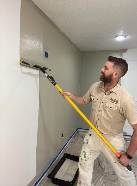 Zugrav profesionist, firma serioasa de constructii Expert Painters.