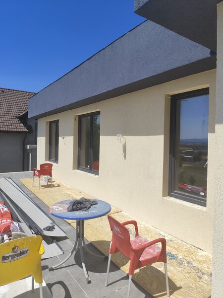 Zugrav profesionist, firma serioasa de constructii Expert Painters.